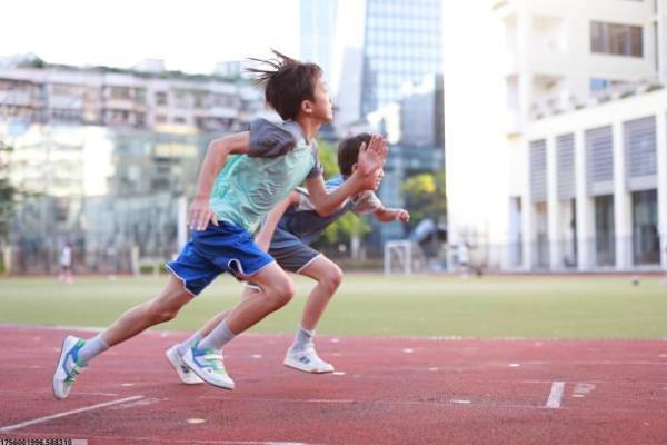 上海羽毛球培训课程设置与费用解析